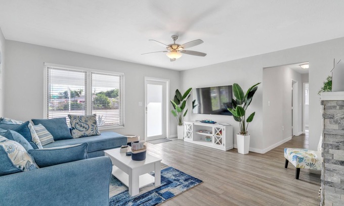 Wilton Manors House | Wilton Manors Ranch - Pet Friendly! 3 Bedroom Holiday Village by Redawning