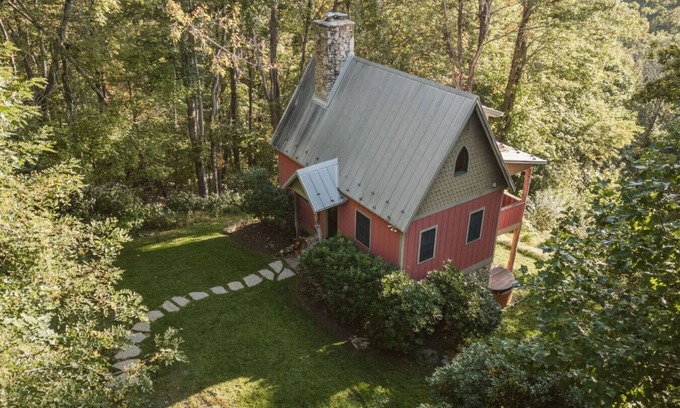 Lansing Cabin | Windfall Farm Aut Cottage