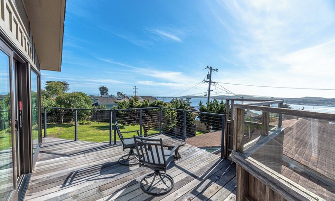 Old Town House | WindyHideaway:NEW & Inspiring Retreat! Coastal Family Fun in Bodega Bay!GmRm
