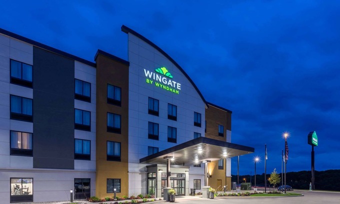 Angola Hotel | Wingate by Wyndham Angola