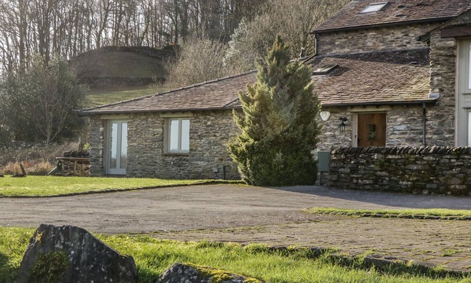 Low Newton Cottage | WINSTER FIELDS, character holiday cottage in Bowness-On-Windermere