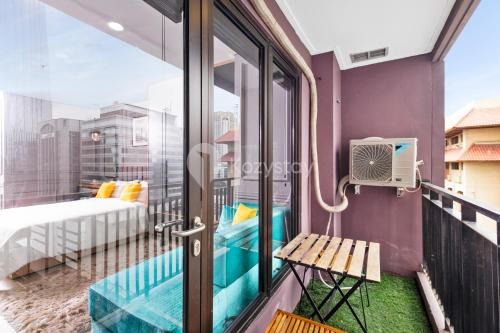Senayan Apartment | Winston by Kozystay - Semanggi