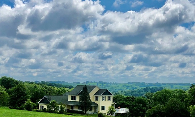 Viroqua House | Wisconsin's Driftless Region Retreat