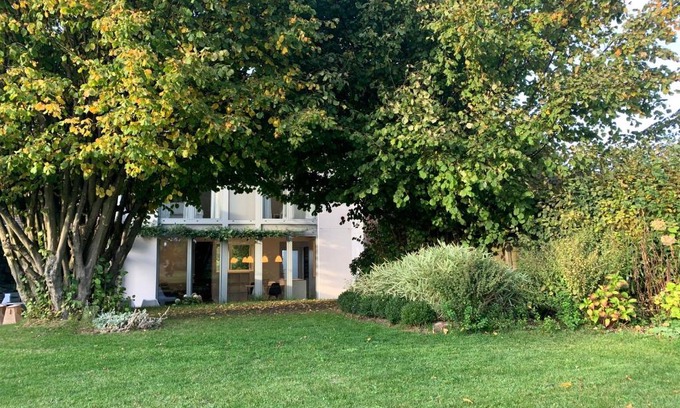 Awans House | Wisteria Guest House
