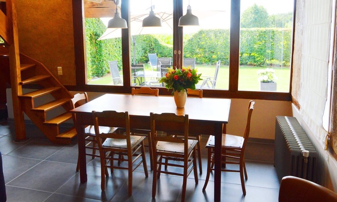 Flobecq House | With a broad view over the hilly landscape