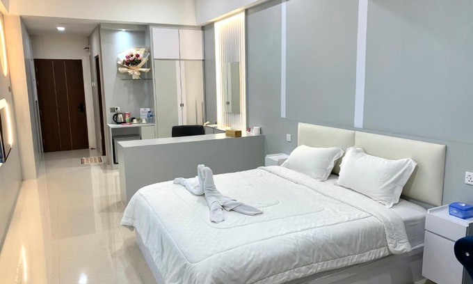Lubuk Baja Apartment | Wiwi Formosa Residence -Deluxe Studio-Balcony-Netflix