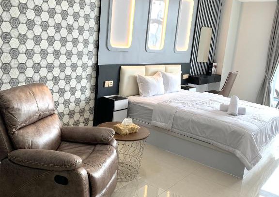 Lubuk Baja Apartment | Wiwi Formosa Residence Nagoya with Balcony-Spacious