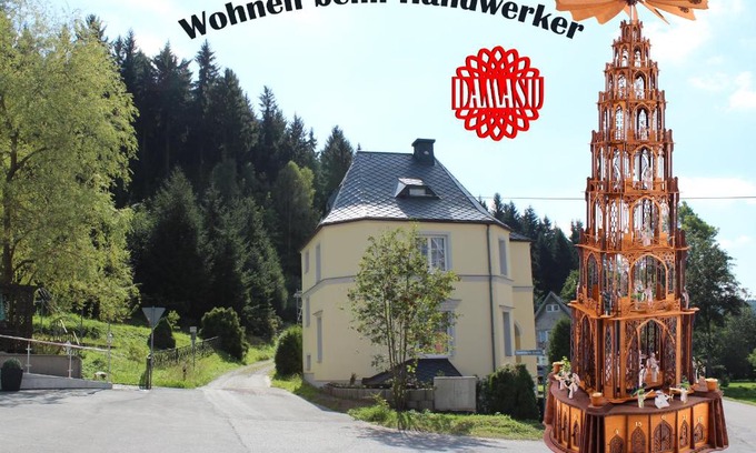Neuhausen Apartment | Wohnen beim Kunsthandwerker