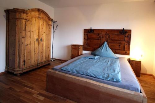 Albaching Apartment | Wohnen und Kunst in Albaching