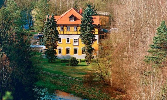 Grossschirma Villa | Wohnung in einer Villa mit Park in Großschirma