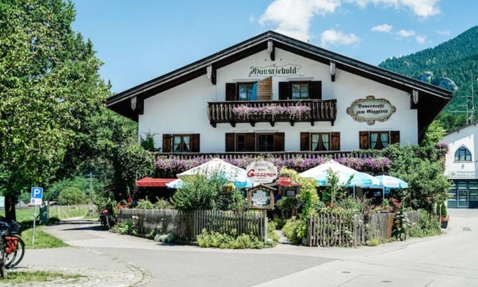 Kochel am See Apartment | Wohnung Wiesenblick im Landhausstil