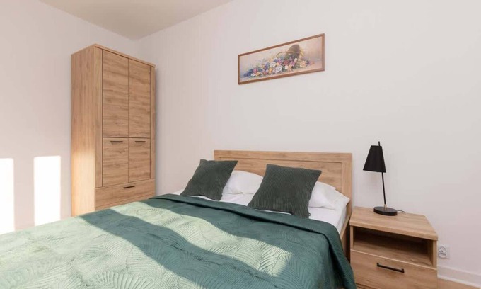 Ursus Apartment | Wojciechowskiego 39 | Beautiful Apartment | Desk