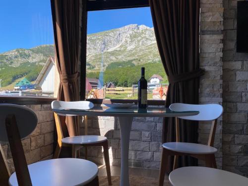 Virak Apartment | Wolf pit