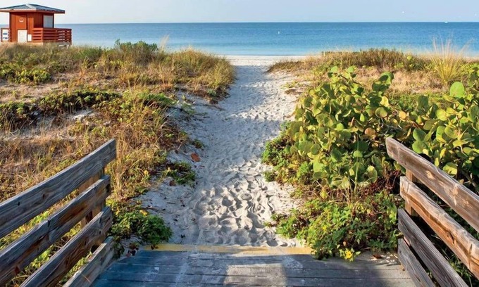 Hallandale Beach Apartment | Wonderful 2br With BBQ Next to Gulfstream :)