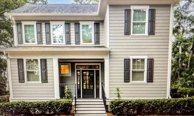 Lake Oconee House | Wonderful Lake Oconee Cottage in Great Waters of Reynolds with Beautiful Views!