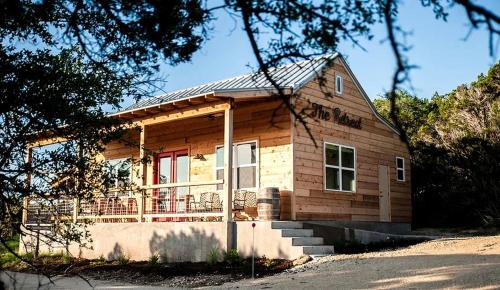 Dripping Springs House | Wonderful Open-Plan Cottage for a Fantastic Family Retreat to Texas Hill Country near Dripping Springs, Texas