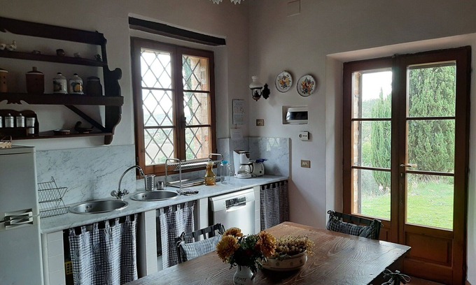 Montefollonico Villa | Wonderful private villa with WIFI, terrace, panoramic view and parking, close to Montepulciano