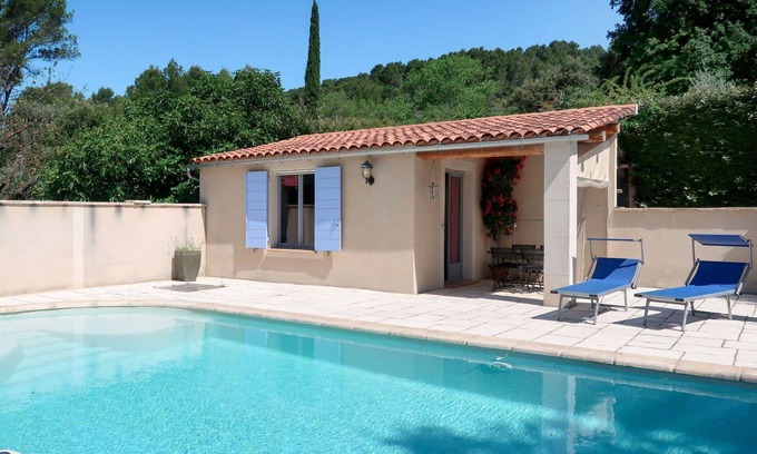 Villelaure House | Wonderful private villa for 6 guests with WIFI, A/C, private pool, TV, terrace and pets allowed