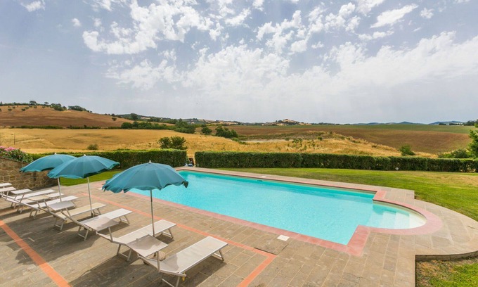 Manciano Villa | Wonderful private villa with WIFI, private pool, TV, patio, pets allowed and panoramic view