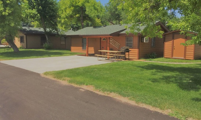Rapid City Cabin | Wonderful Resort Cabin - Thirty Minutes to Mt Rushmore - In Rapid City On Canyon Lake Thirty Minutes from Mt Rushmore