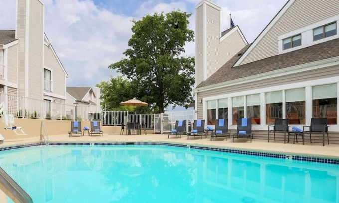 Sharonville House | Wonderful Trip! 3 Pet-Friendly Suites, Pool, Free Parking, Near Gorman Park!