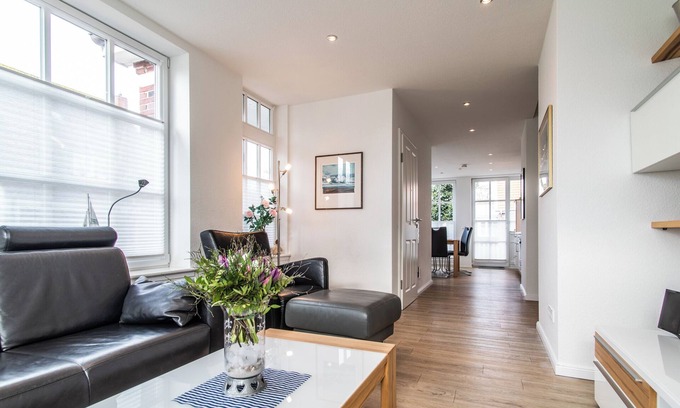 Langeoog Apartment | Wonderful vacation apartment in an old Langeoog Frisian house