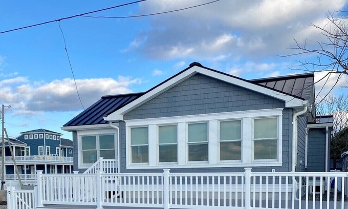 Town Bank House | Wonderfully situated, the Bayfront views!