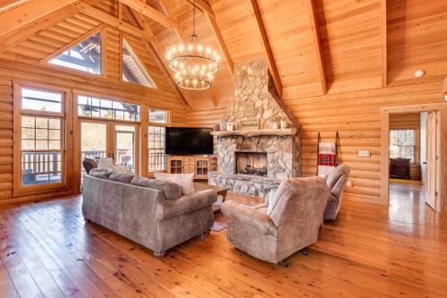 Sapphire House | Wooded Cabin Mtn Views, Hot Tub and 2 Decks!