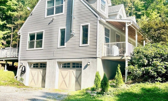 Ithaca House | Wooded Retreat on 5 acres close to Cornell & Ithaca College