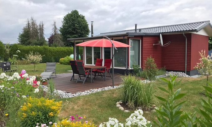 Helferskirchen House | Wooden house with large garden and sauna "dogs welcome"