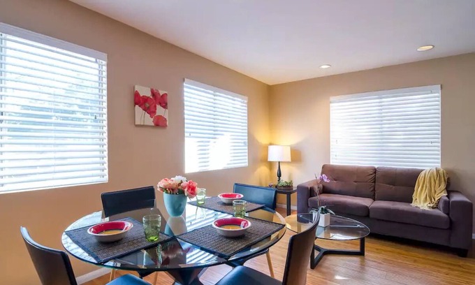 West Hills Apartment | Woodland Hill/Warner Ctr. Retreat InQuiet area with no apartments close by.n