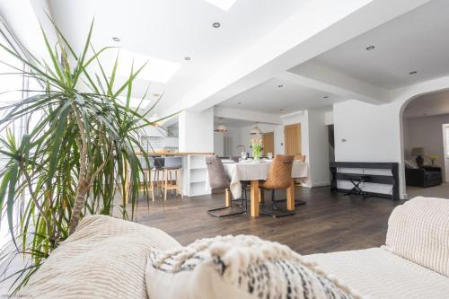 Charlbury House | Woodlands