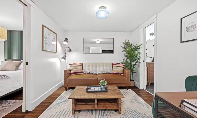 Halifax House | Woods & Water Suite