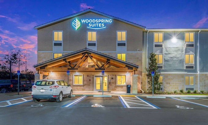 Braden River Hotel | WoodSpring Suites Bradenton