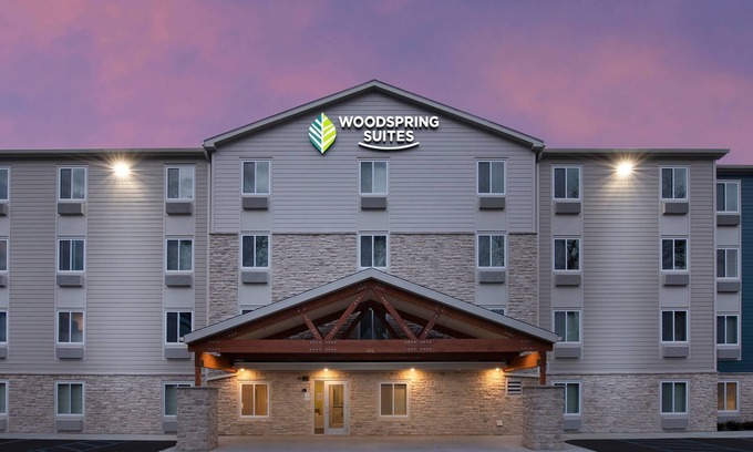 Carol Stream Hotel | WoodSpring Suites Carol Stream - Chicago