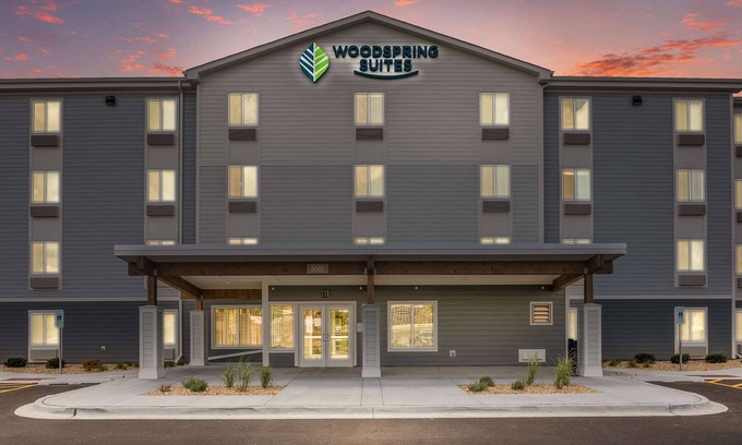 Burbank Hotel | WoodSpring Suites Chicago Midway