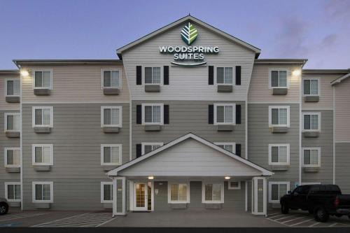 Bellmead Hotel | WoodSpring Suites Waco near University
