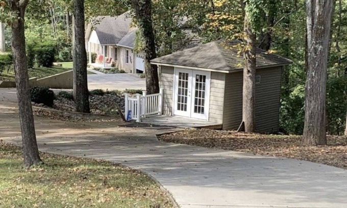 Winchester House | Woodsy 6br Lake House W/Dock Near Twin Creeks