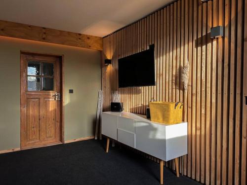 Buttelstedt Apartment | Woody Cabin