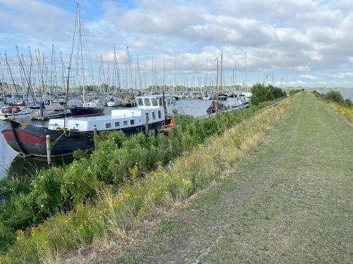 Andijk Boat Rental | WoonBoten Anna