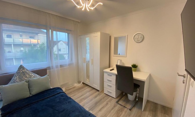 Albsiedlung Apartment | Work & Study Apartment