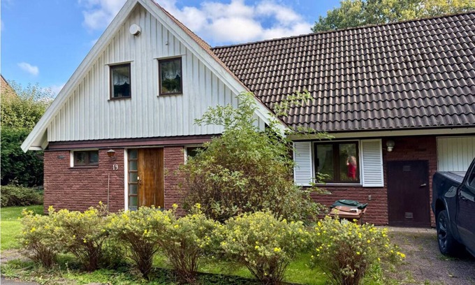 Torslanda Apartment | Worker Housing Volvo - 2 Units - 9 Beds - Parking lot