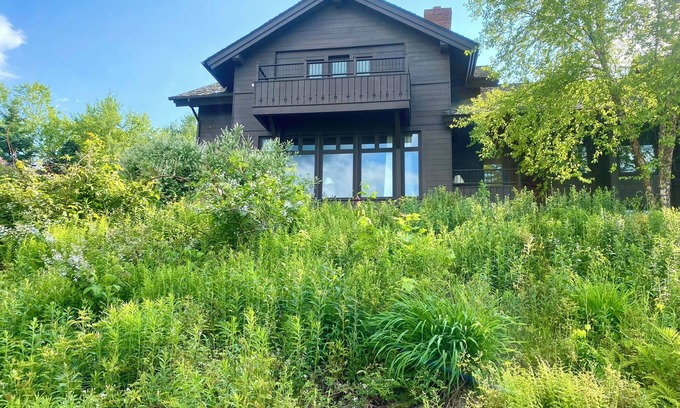 Moscow Villa | World-Class Mountain View Villa @ Trapp & Stowe with Exclusive Amenities