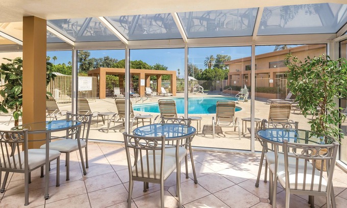 Palm Springs Hotel | WorldMark Palm Springs - Plaza Resort and Spa