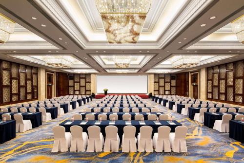 Zhuji Hotel | Wyndham Zhuji West