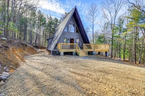 Wytheville House | Wytheville A-Frame Cabin with Wraparound Deck