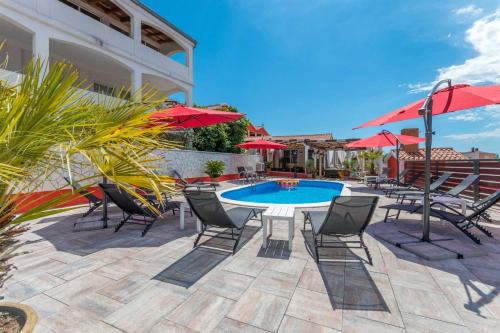 Sveti Filip i Jakov Villa | XXXL Villa Ancora with heated pool