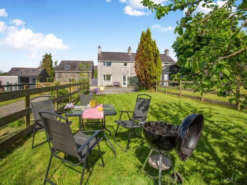 Llangefni House | Y Bwthyn