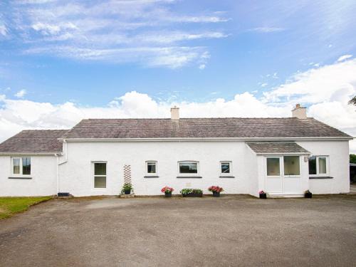 Pont-rug House | Y Ddol