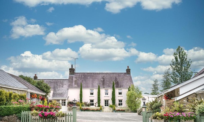 Tan-y-groes Apartment | Y Ffermdy Farmhouse